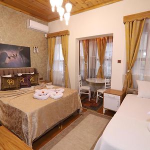 Guer Royal Apartments